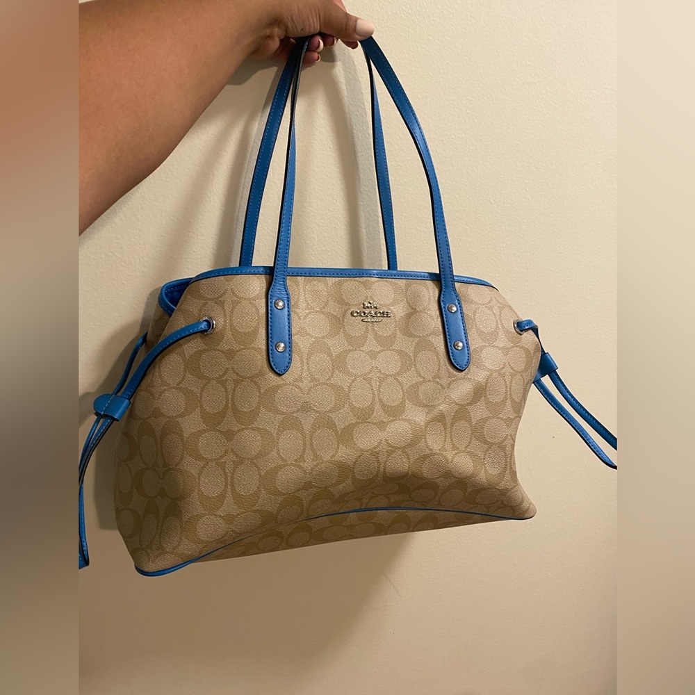 Coach | Classic Print | Tan & Blue Shoulder Bag